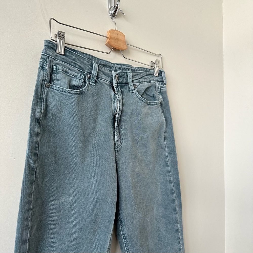 American Eagle -High Rise “Mom Jean” (Size:6) - Picture 4 of 12